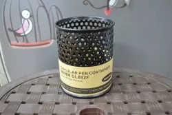 DRŽAČ ZA OLOVKE METALNI